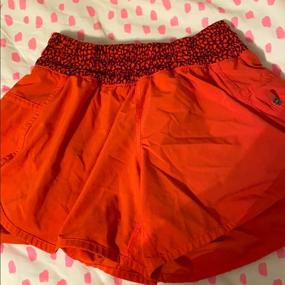 lulu lemon shorts size 4